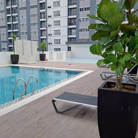 Impiana Homestay Near Putrajaya, Cyberjaya, Musliem Only,Wifi,Netflix Kampung Dengkil Εξωτερικό φωτογραφία