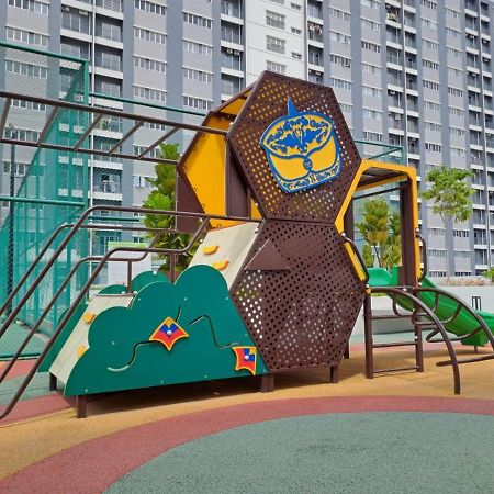 Impiana Homestay Near Putrajaya, Cyberjaya, Musliem Only,Wifi,Netflix Kampung Dengkil Εξωτερικό φωτογραφία