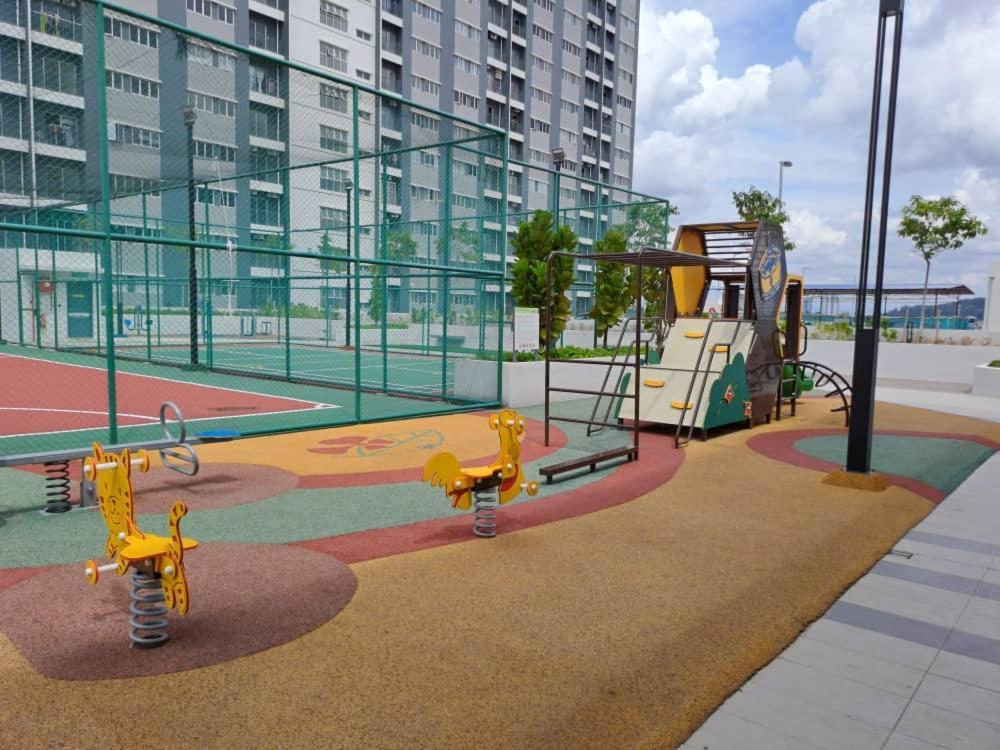 Impiana Homestay Near Putrajaya, Cyberjaya, Musliem Only,Wifi,Netflix Kampung Dengkil Εξωτερικό φωτογραφία
