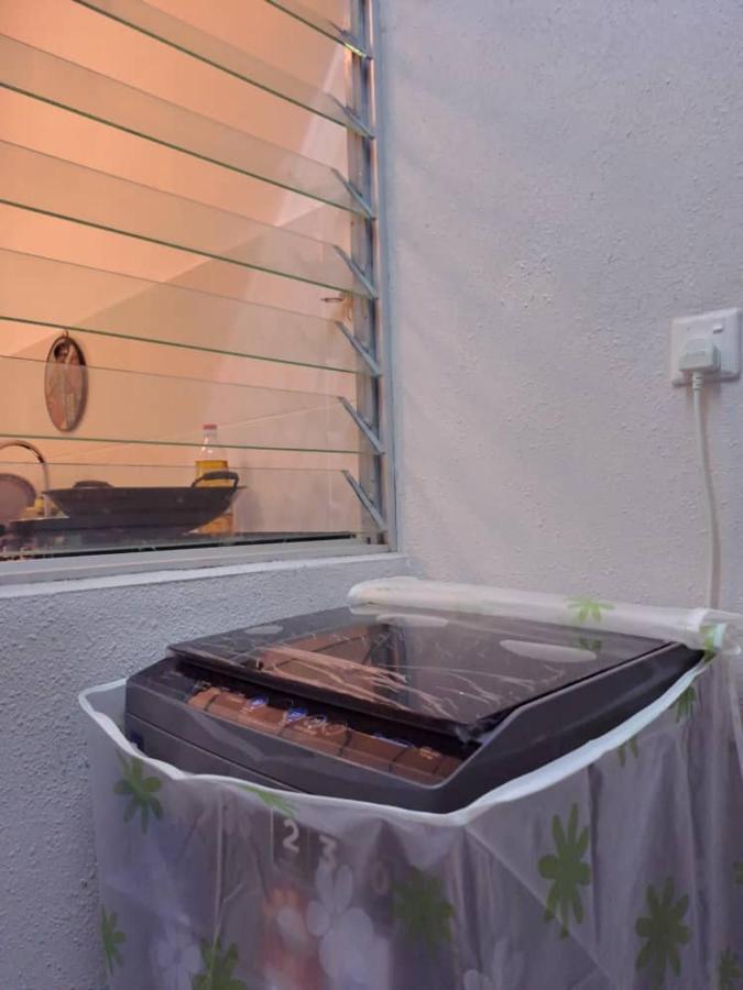 Impiana Homestay Near Putrajaya, Cyberjaya, Musliem Only,Wifi,Netflix Kampung Dengkil Εξωτερικό φωτογραφία