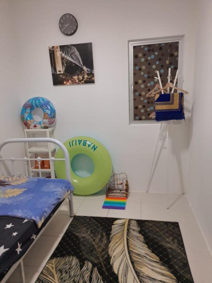 Impiana Homestay Near Putrajaya, Cyberjaya, Musliem Only,Wifi,Netflix Kampung Dengkil Εξωτερικό φωτογραφία