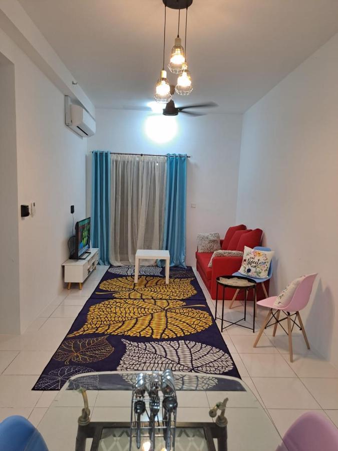 Impiana Homestay Near Putrajaya, Cyberjaya, Musliem Only,Wifi,Netflix Kampung Dengkil Εξωτερικό φωτογραφία
