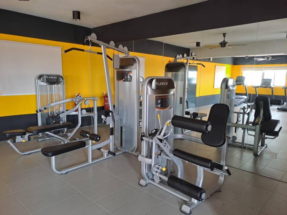 Impiana Homestay Near Putrajaya, Cyberjaya, Musliem Only,Wifi,Netflix Kampung Dengkil Εξωτερικό φωτογραφία
