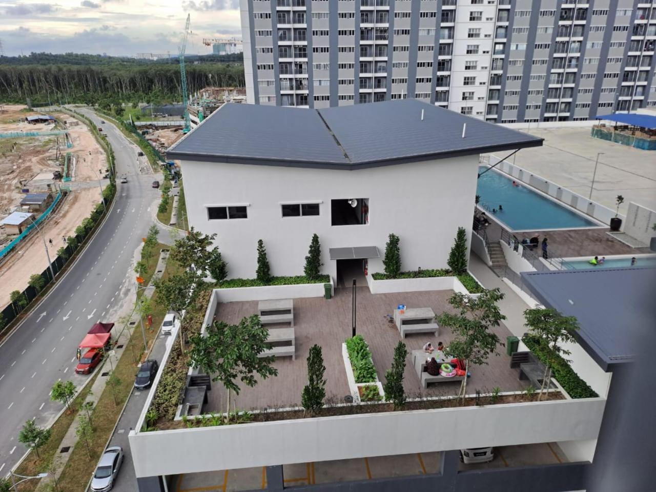 Impiana Homestay Near Putrajaya, Cyberjaya, Musliem Only,Wifi,Netflix Kampung Dengkil Εξωτερικό φωτογραφία